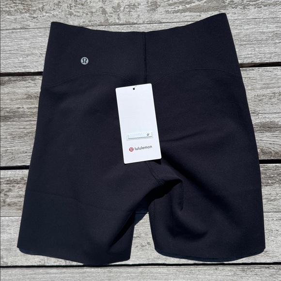 Lululemon Glow Up Super-High-Rise Short 6" black biker shorts size 8 NWT - Picture 1 of 6
